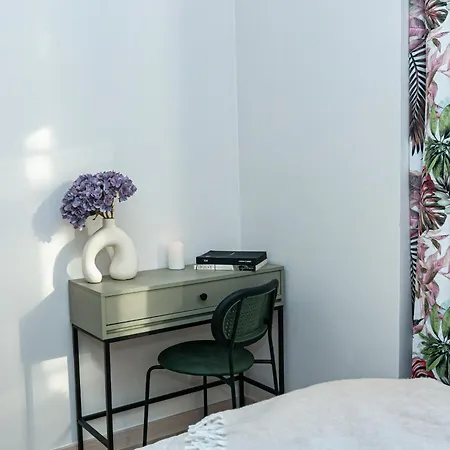 Rakowiecka - Bezplatny Parking - Free Parking - Stacja Metra 500m - Underground Station 500m Better Appartamento