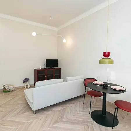 Rakowiecka - Bezplatny Parking - Free Parking - Stacja Metra 500m - Underground Station 500m Better *