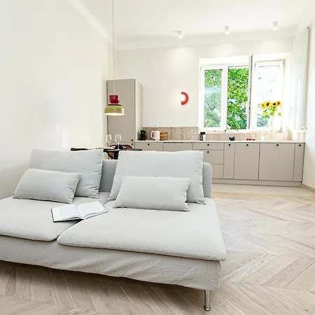 Rakowiecka - Bezplatny Parking - Free Parking - Stacja Metra 500m - Underground Station 500m Better *