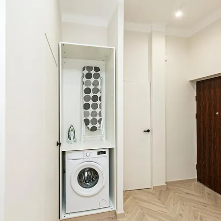 Apartment Rakowiecka - Bezplatny Parking - Free Parking - Stacja Metra 500m - Underground Station 500m Better *