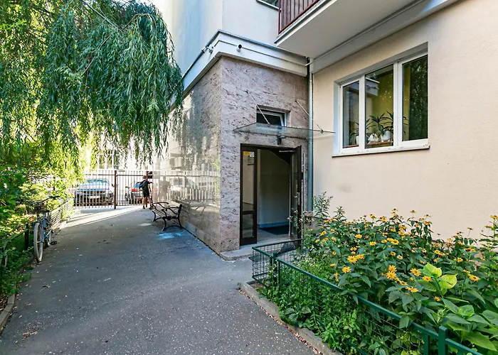 Rakowiecka - Bezplatny Parking - Free Parking - Stacja Metra 500m - Underground Station 500m Better Apartment Warsaw