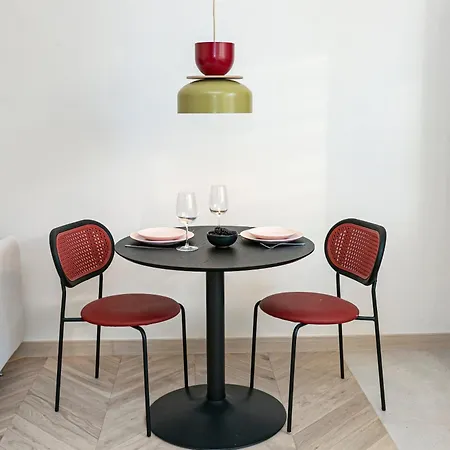 Apartment Rakowiecka - Bezplatny Parking - Free Parking - Stacja Metra 500m - Underground Station 500m Better *